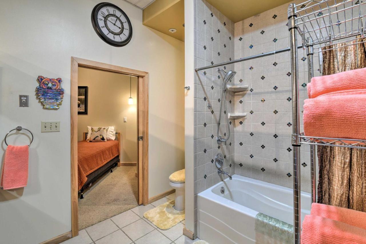 Idyllic Dtwn Anchorage Condo With Fireplace! Exterior photo