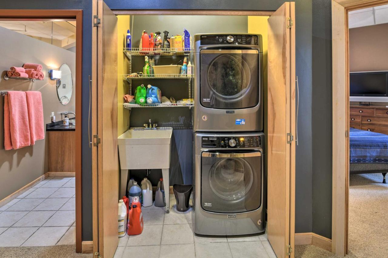 Idyllic Dtwn Anchorage Condo With Fireplace! Exterior photo
