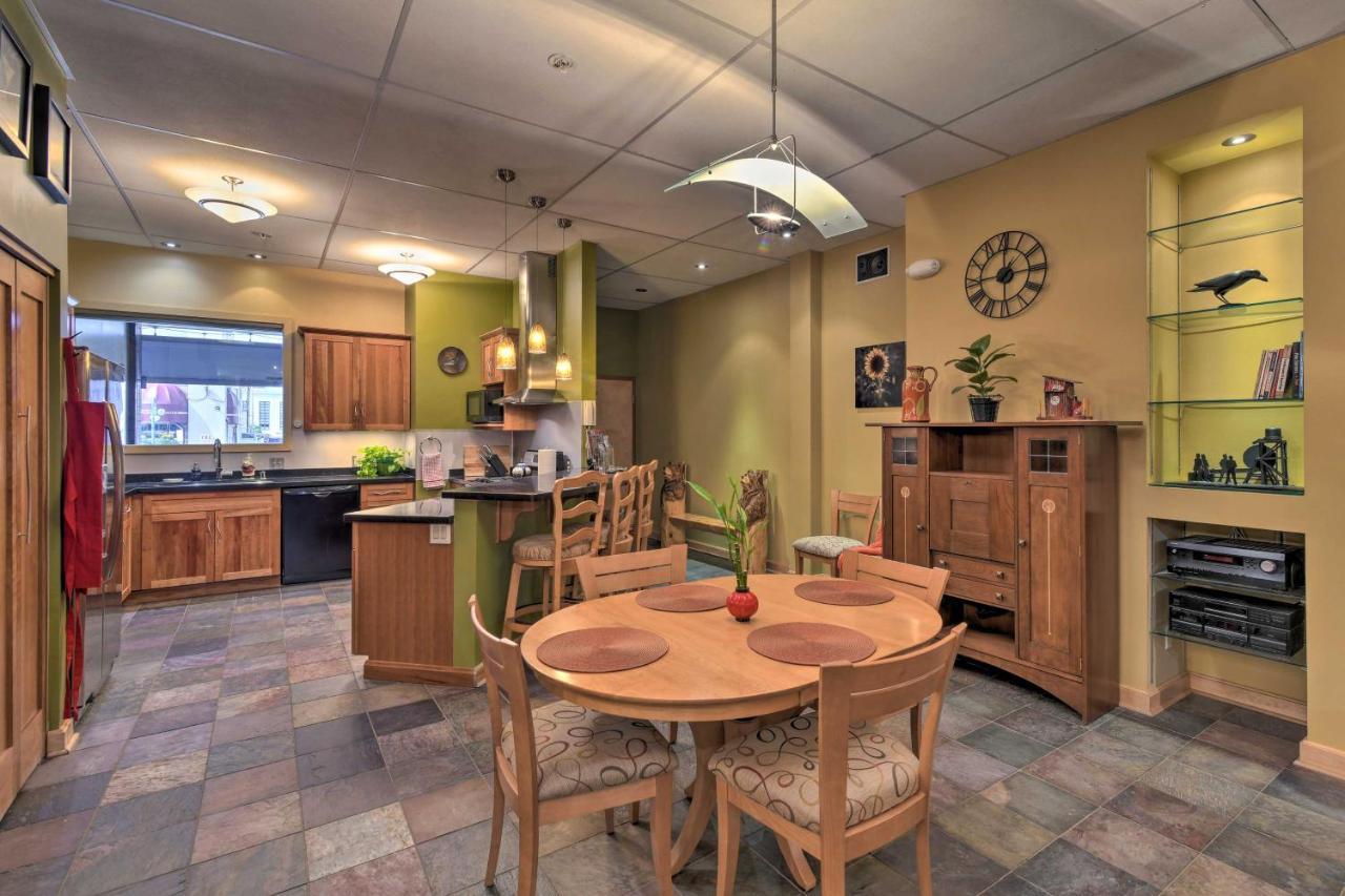 Idyllic Dtwn Anchorage Condo With Fireplace! Exterior photo