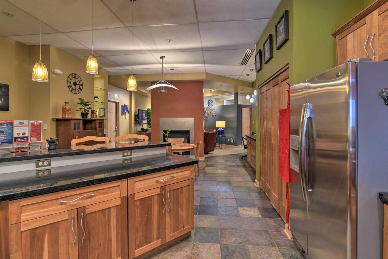 Idyllic Dtwn Anchorage Condo With Fireplace! Exterior photo