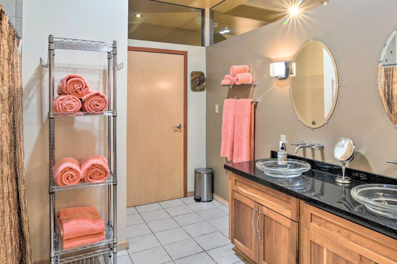 Idyllic Dtwn Anchorage Condo With Fireplace! Exterior photo